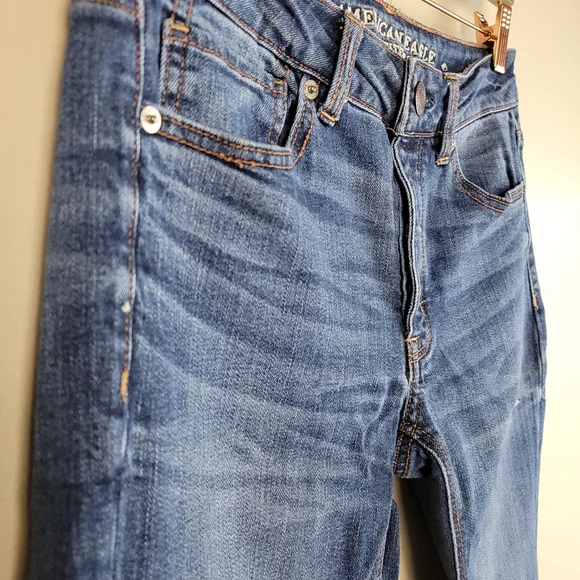 American Eagle Tomgirl Medium Wash Mid Rise Button Fly Distressed AE 2 Jeans - Picture 5 of 16